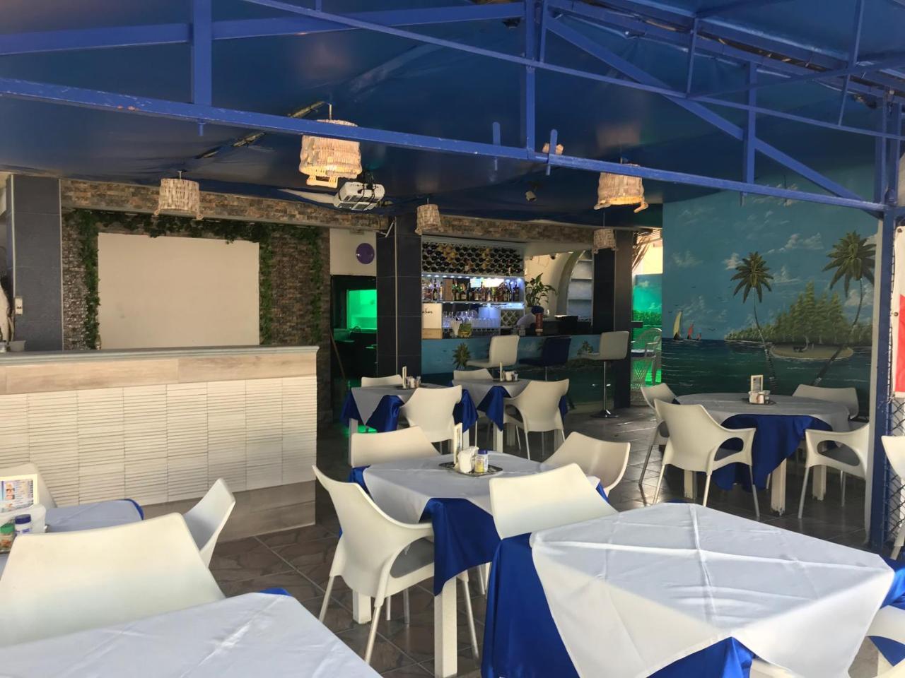 Hotel Restaurante Thomas Бока Чика Екстериор снимка