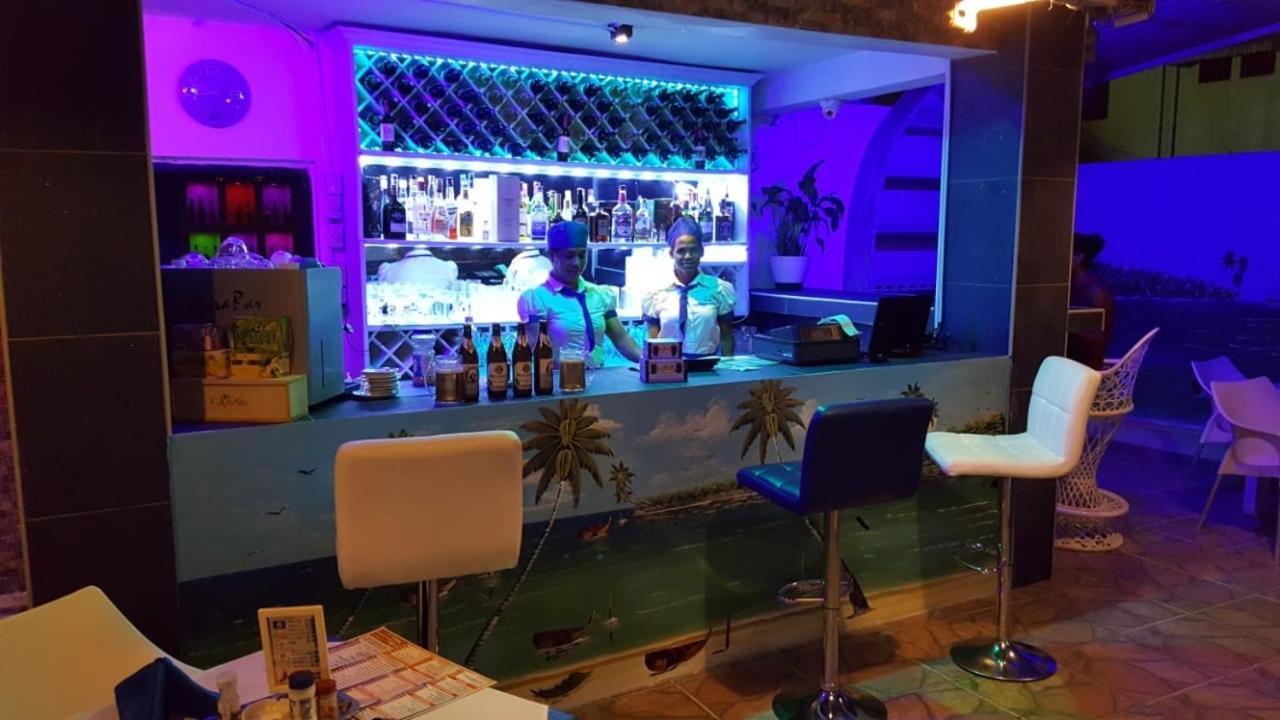 Hotel Restaurante Thomas Бока Чика Екстериор снимка
